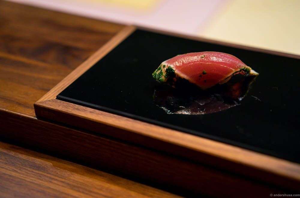 Tuna tataki with coriander