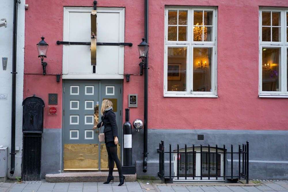 We are about to enter one of Oslo's most long-established restaurants