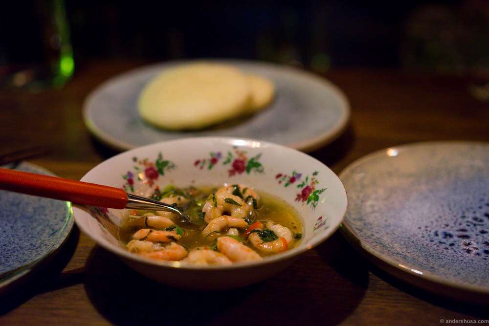 Pil pil shrimps with steam buns. Even better on Anette's plates...