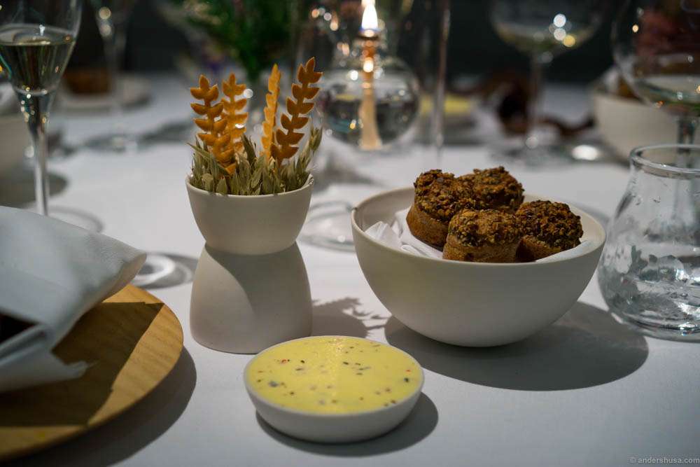 Crispy grains & gluten free bread with seeds