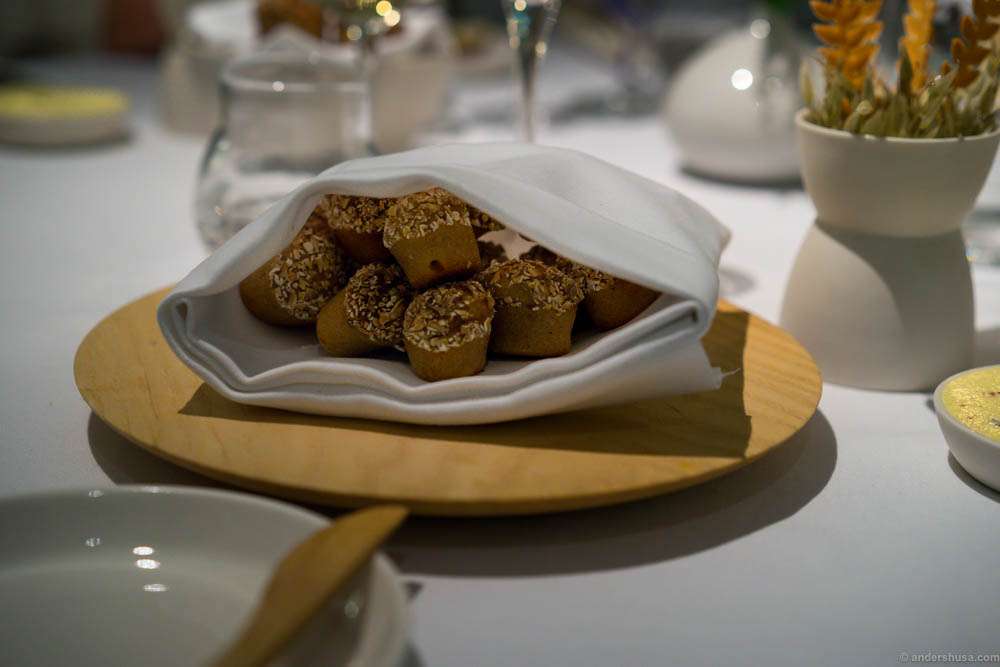 Bread with old grains
