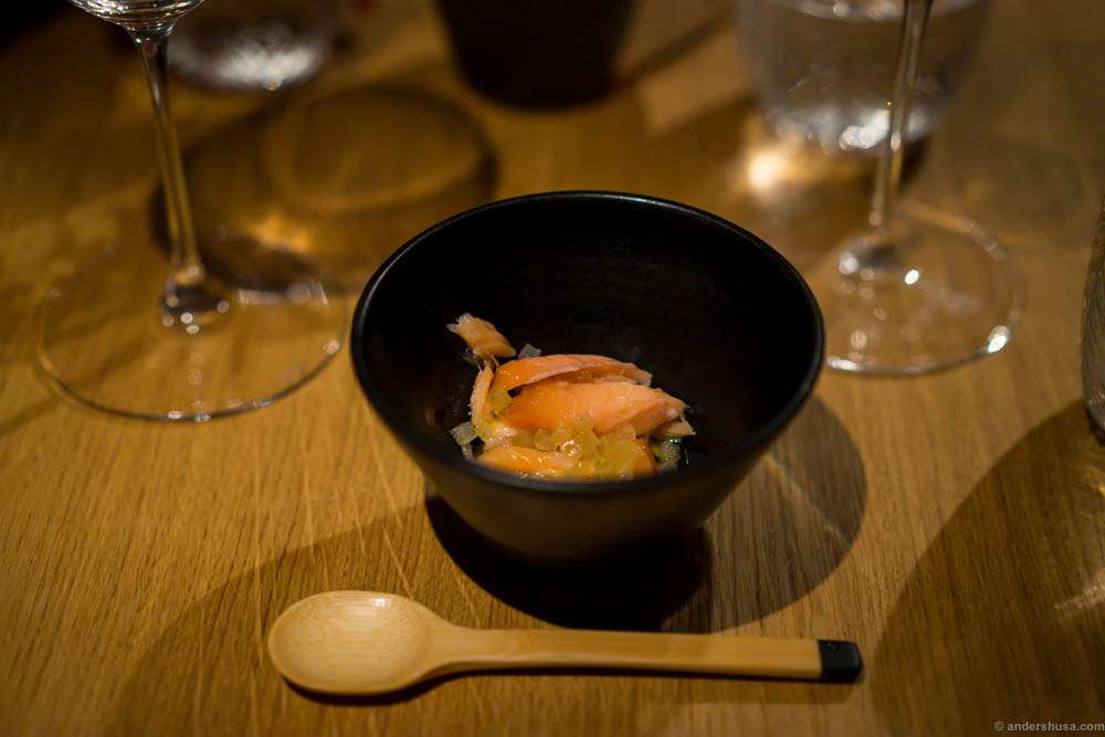 Smoked salmon and vinaigrette with elderflower, fig leaves, gooseberry and pear. So simple and delicious...