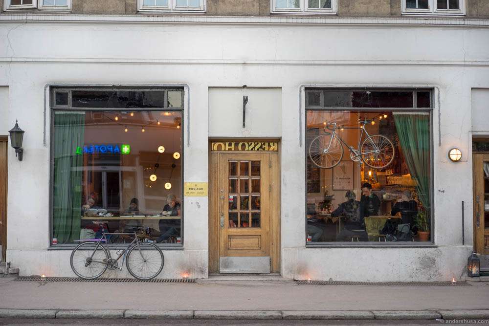 Rouleur. Wine bar and bike repair shop