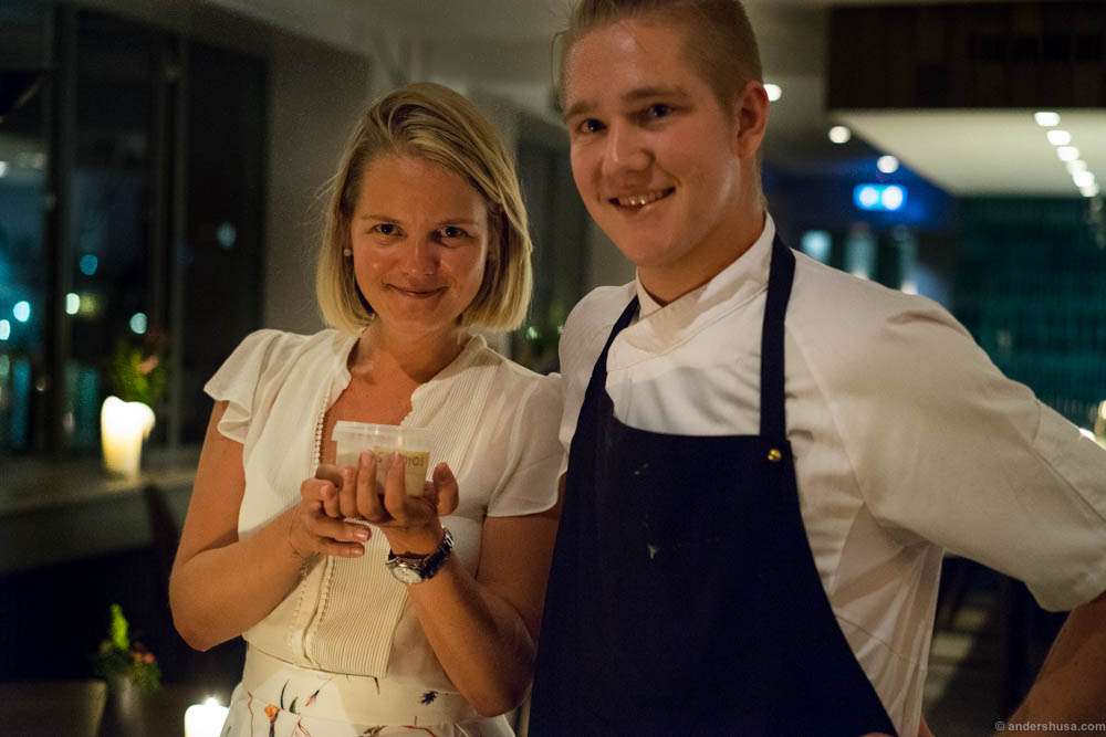 Linn got a sample of the sourdough from one of the Norwegian chefs in the kitchen