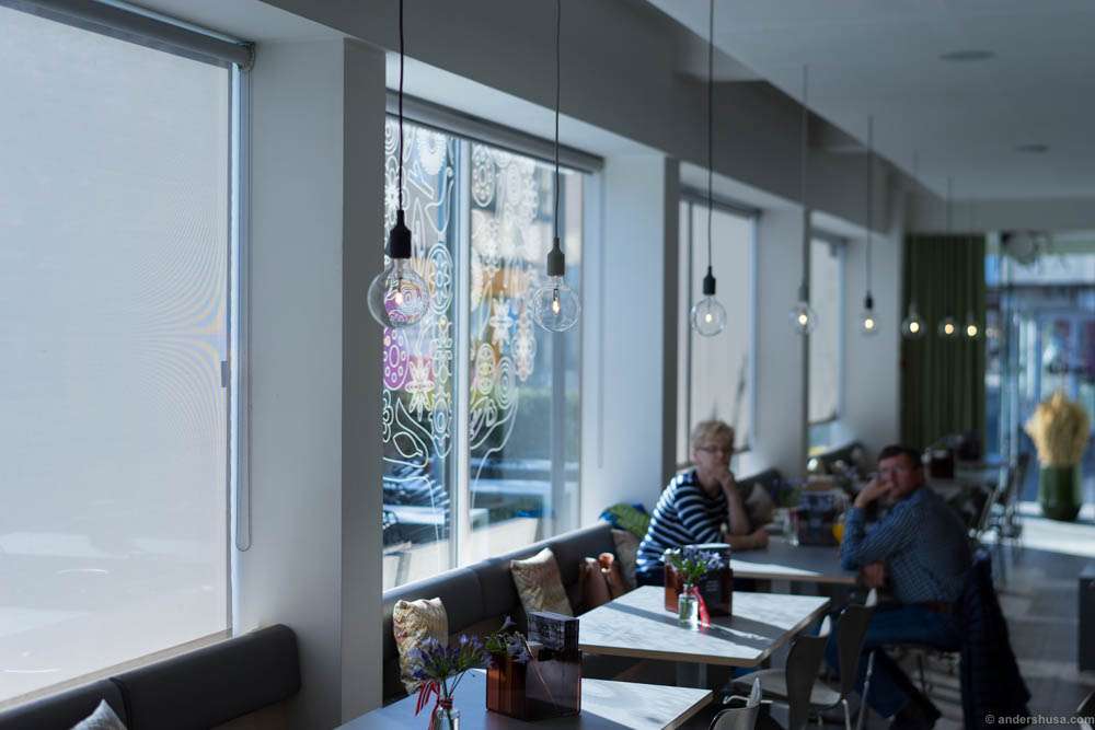 The café of Charles & De
