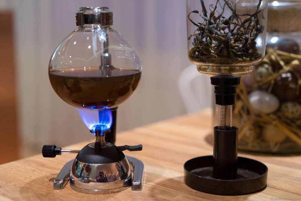 Siphon coffee maker used to heating the algae broth