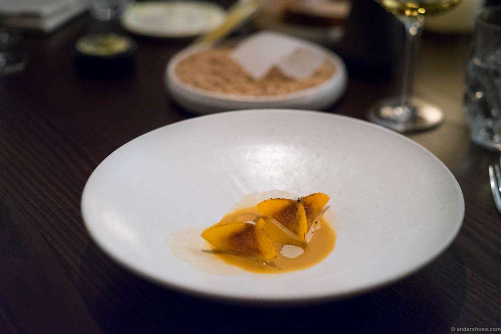Hertog Jan dish 2: "Dim sum" of butternut, langoustine, passion fruit, and mango. An explosion of flavors! A sensational experience when the salted shellfish broth meets the sweetness of the fruits.