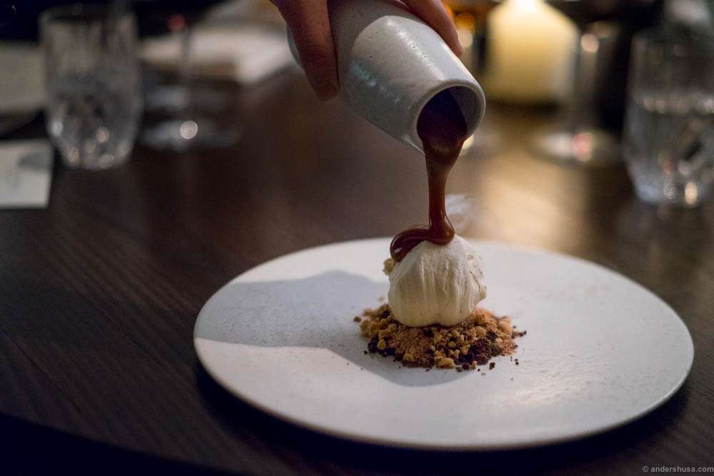 Hertog Jan dish 4: "Snickers" – peanut, chocolate and caramel