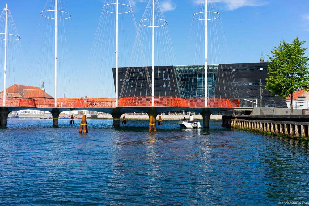 Cirkelbroen by Olafur Eliasson