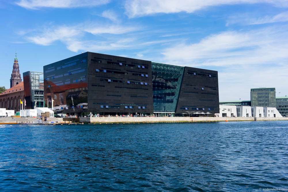 "The Black Diamond" is the royal library and home for the restaurant Søren K