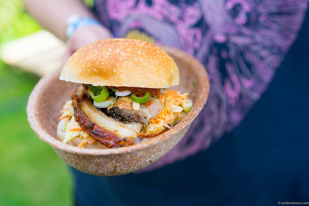 Smalhans' BBQ porchetta buns with kimchi salad