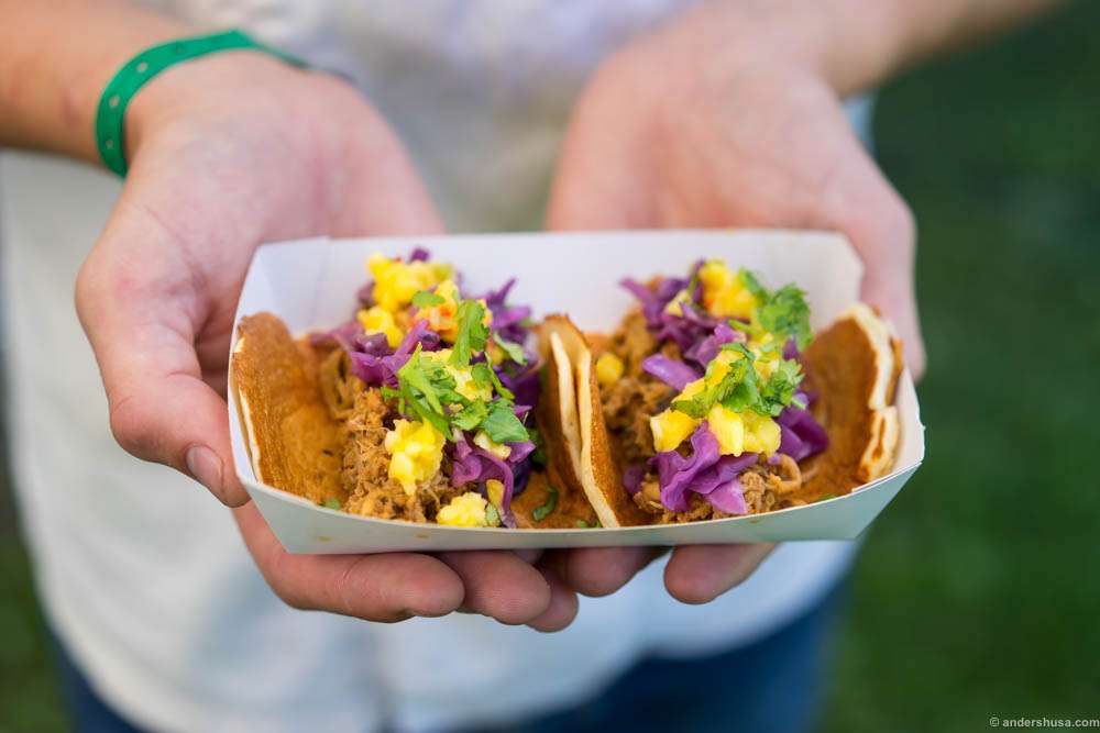 Norwegian "svele" made with "tjukkmelk" from Rørosmeieriet, pulled pork from Grøstad Gård and Slakter Eide, ripe and unripe mango, cabbage pickled in apple juice & coriander