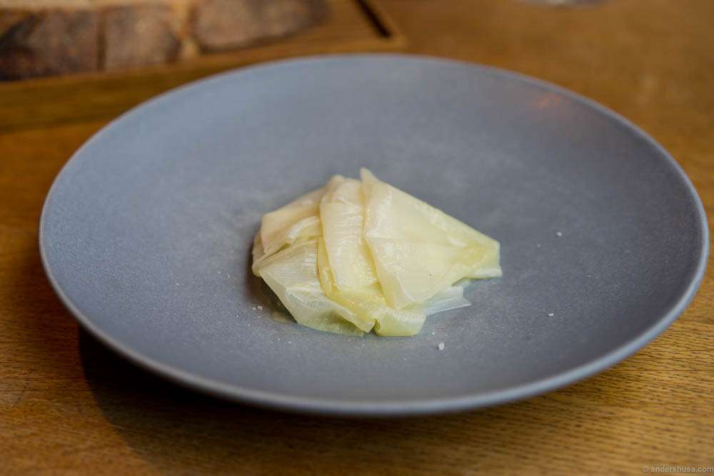 Leeks, raw Danish oysters from Limfjorden, leek oil & an emulsion of toasted leeks