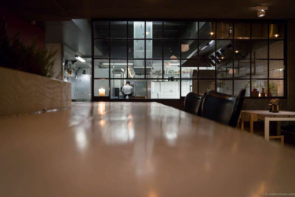 Great view to the kitchen if you sit in the bar
