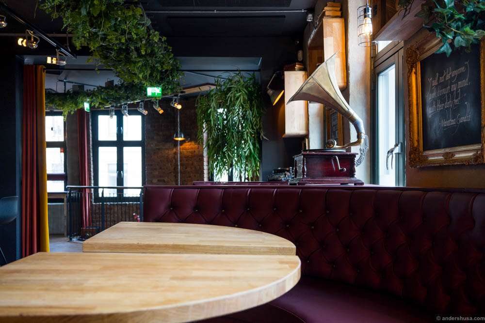 Lounge on the second floor
