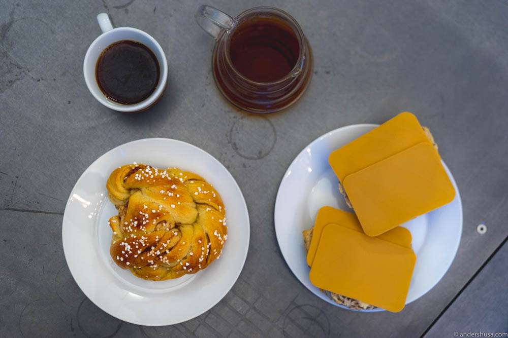 Self-service of freshly baked goods