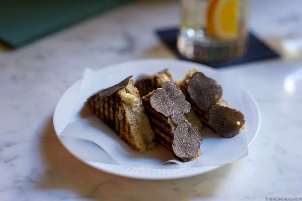 Burrata & black truffle toast