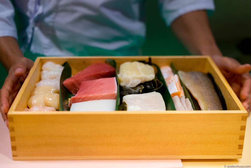 Presentation of the produce – the first step in the omakase experience.