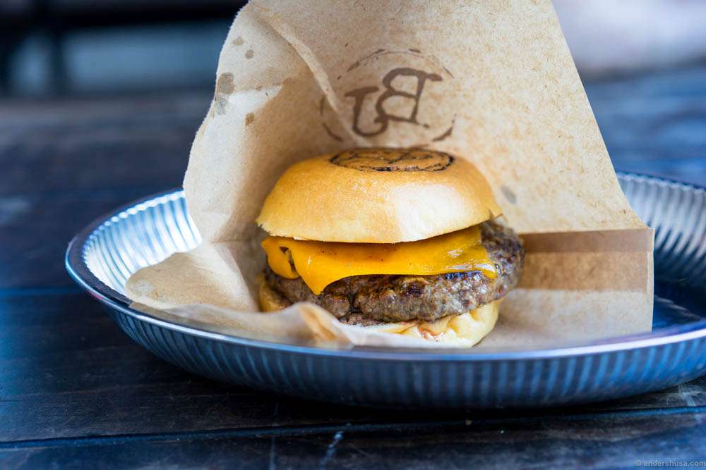 Classic Cheese Burger at Burger Joint – NOK 152