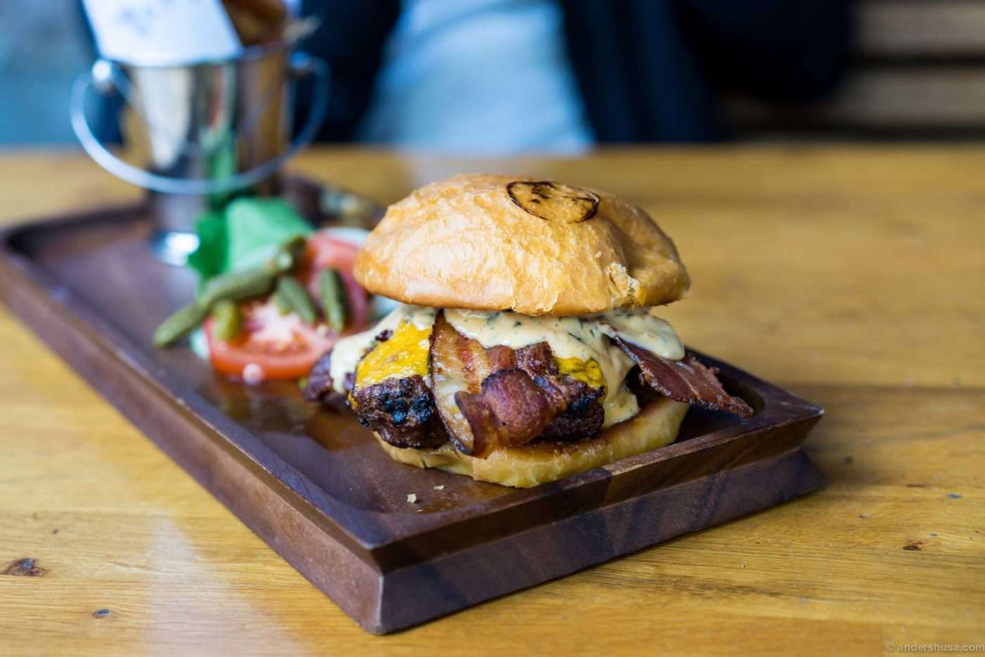 bestburgeroslocheeseburgerhamburgerjointrestaurantnorway