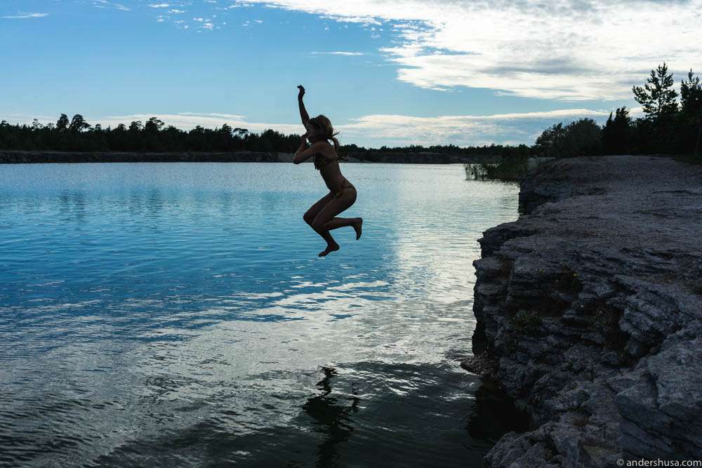 Heddis, aka Hedda Over Heels, jumping into the Blue Lagoon