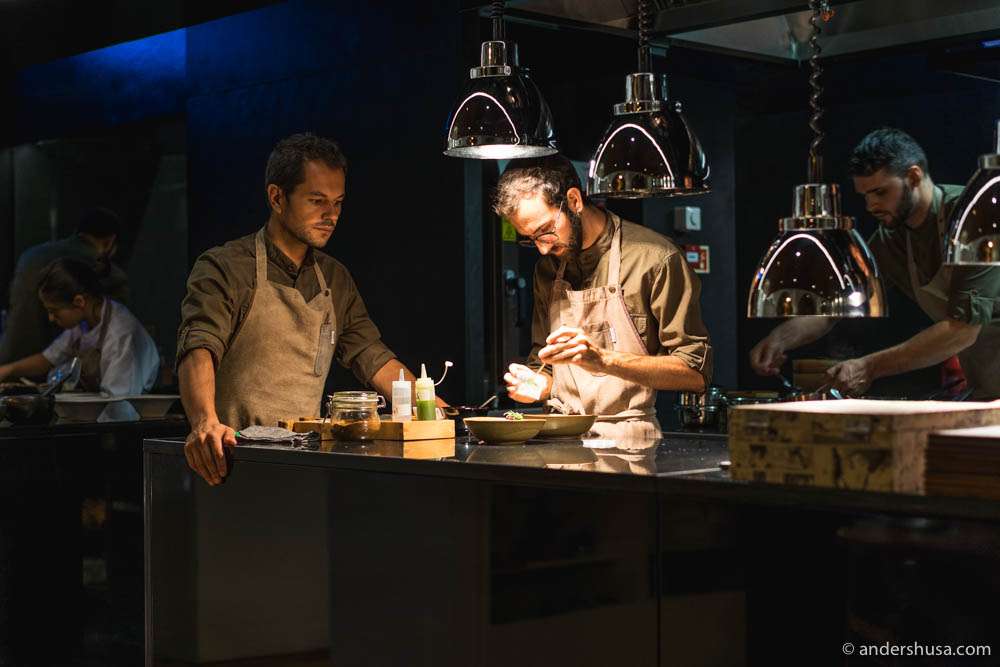 Chef Henrique Castilho at work