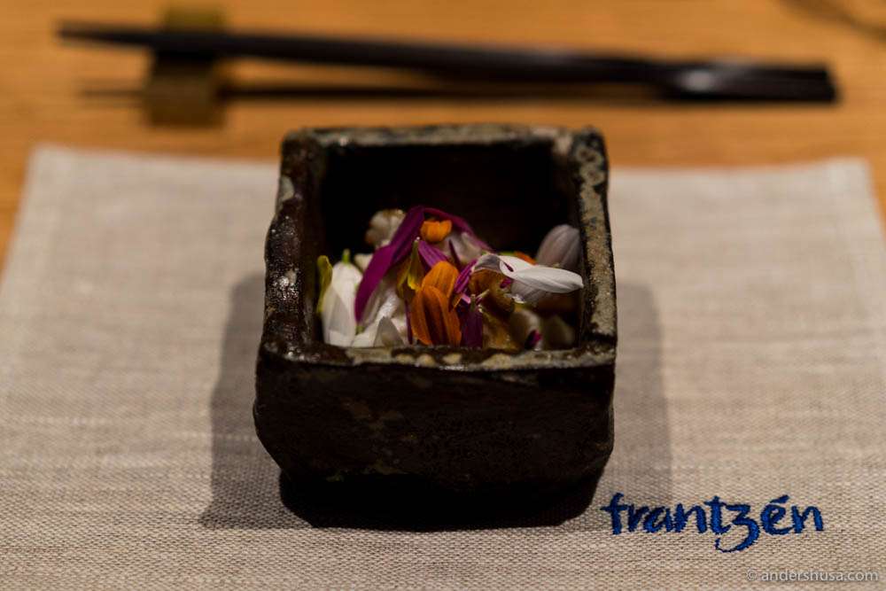 Grilled king crab, "hot sauce" and chrysanthemum