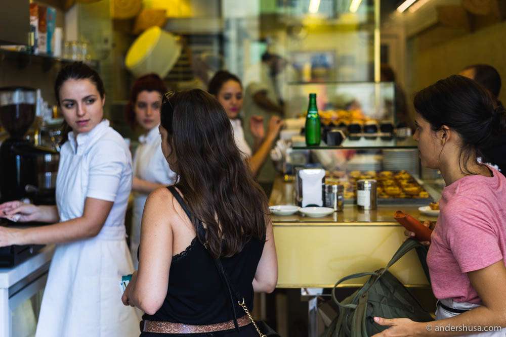 Clients keep pouring in, but it's never too crowded or horrible long queues outside