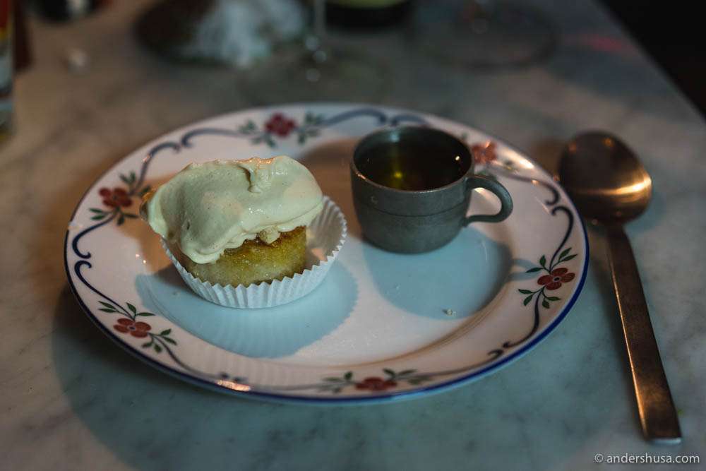 "Bullfika" – a cake with cinnamon ice cream served with a shot of punch