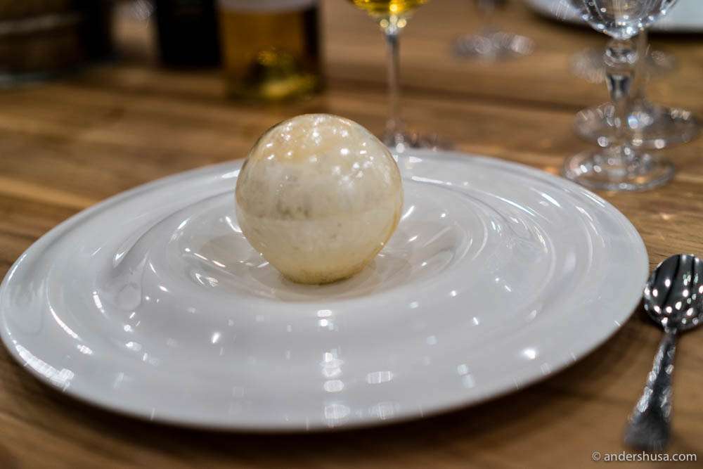 It's the sugar ball that I last saw at restaurant Frederikshøj outside Aarhus