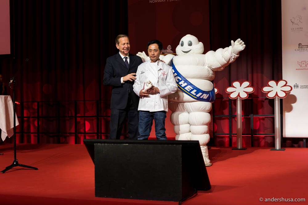 Björn Svensson accepts his third-in-a-row Michelin stars for restaurant Galt in Oslo.