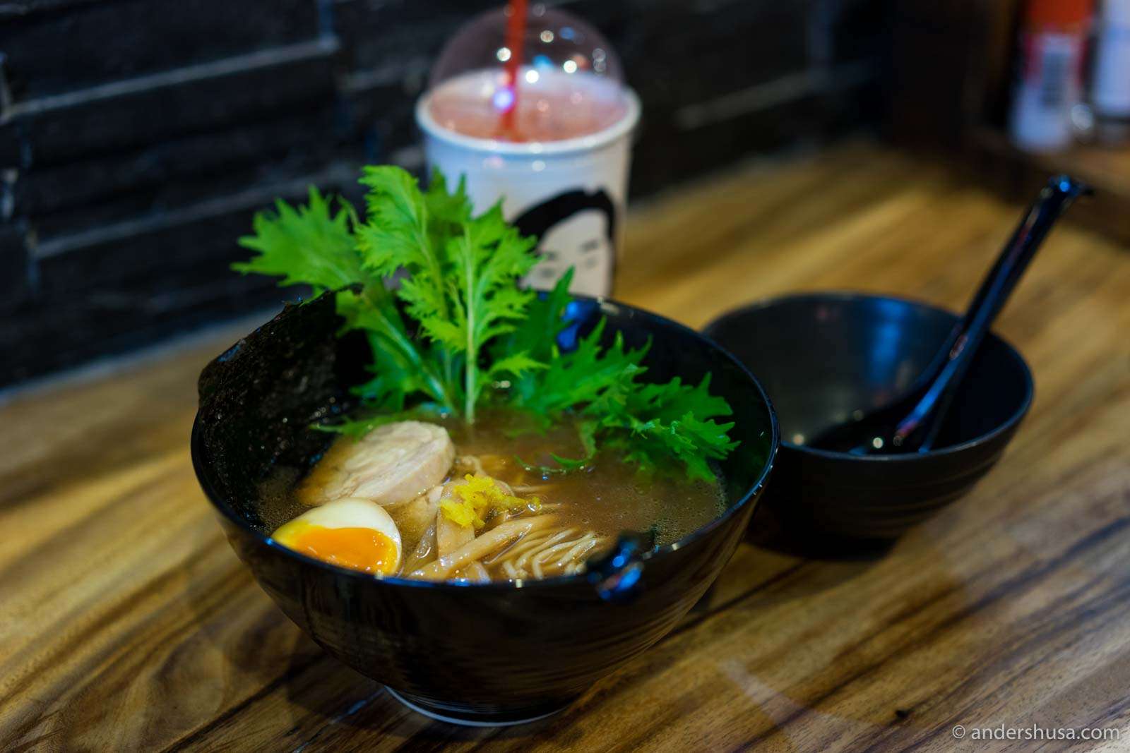 teraokagyozakachabrotherslittikewkacharestaurantbangkokthailand