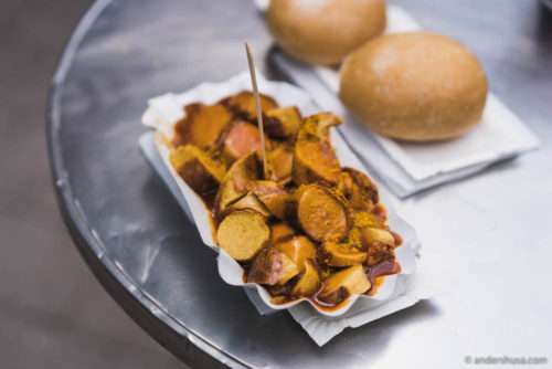 http://Mö-Grill%20Fast%20Food%20Curry%20Wurst%20in%20Hamburg