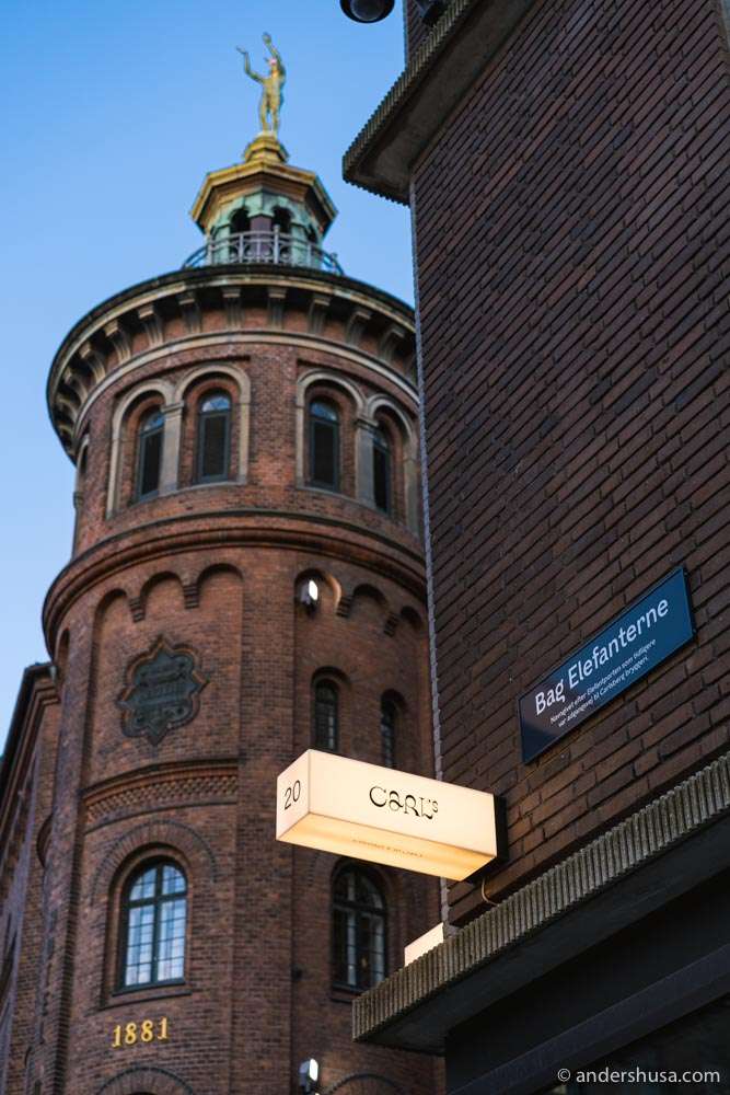 Carl’s Øl og Spisebar is a beer bar and eatery in Carlsberg Byen.