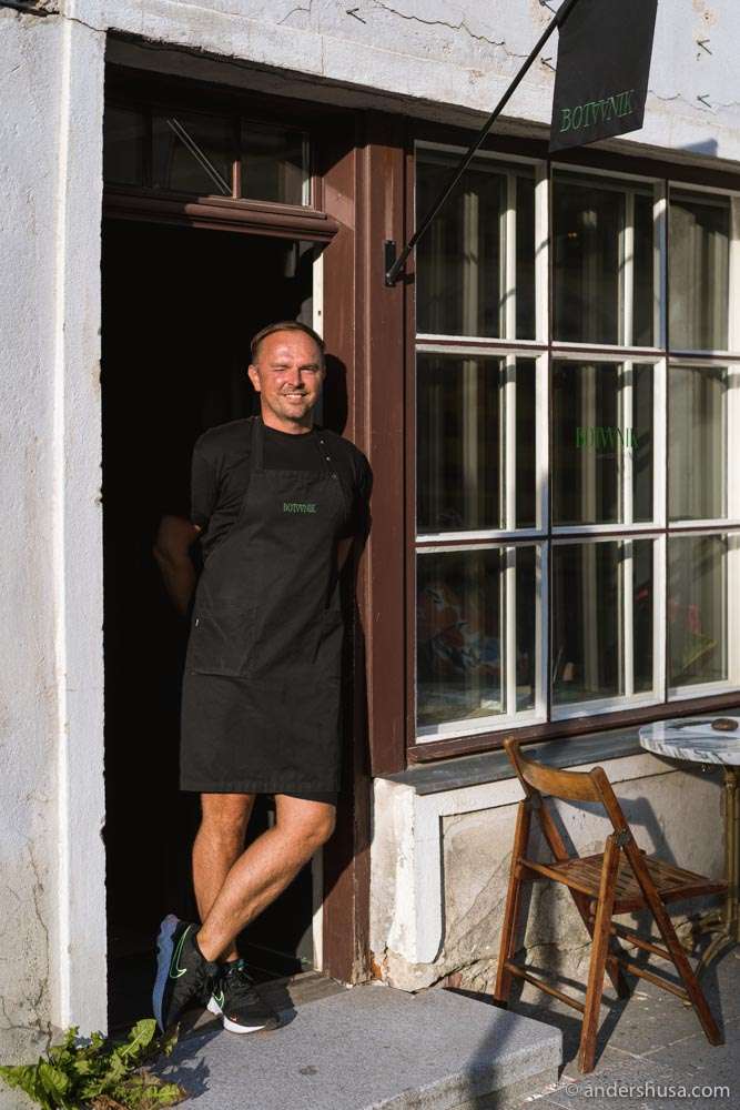Botanist and bartender Andres Siem.