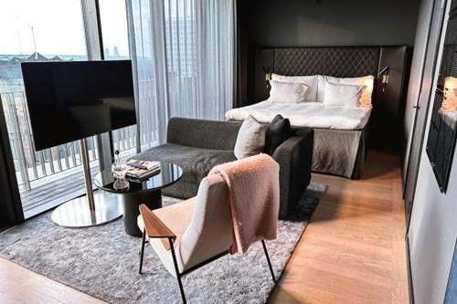 http://Hotel%20At%20Six