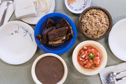 http://Helena’s%20Hawaiian%20Food