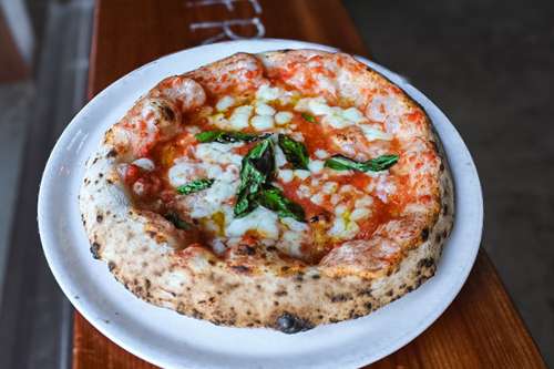 http://Una%20Pizza%20Napoletana